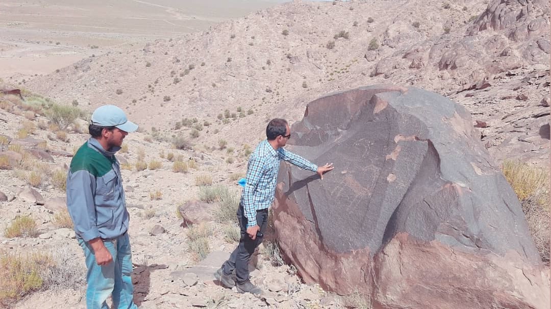 کشف ۲ سنگ‌نگاره باستانی جدید در خوسف